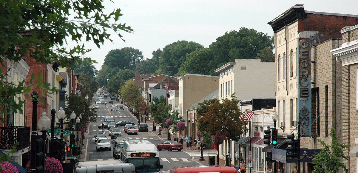 storefronts and streetscape along Wisconsin Avenue in Georgetown