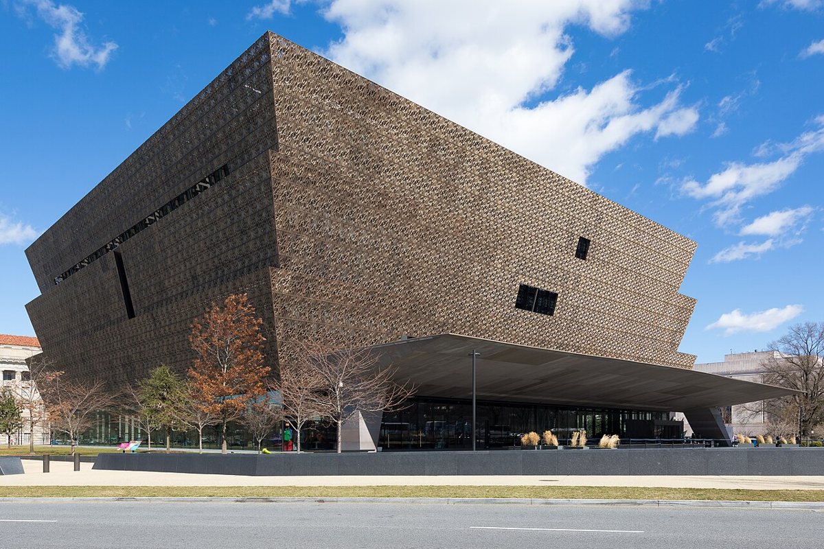 The bronze latticework exterior of the National Museum of African American History and Culture