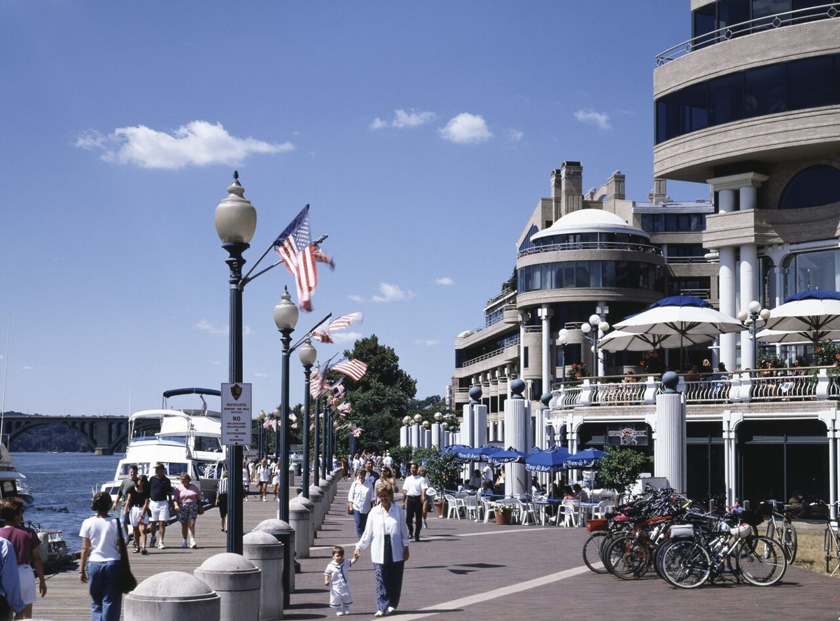 the fountain plaza and riverfront restaurants at Washington Harbour in Georgetown